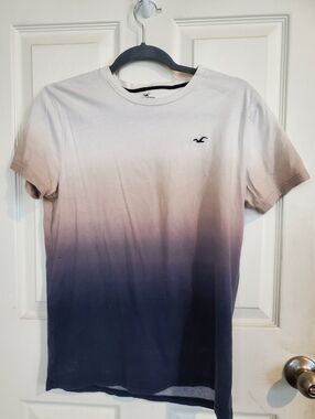 Hollister Men's Ombre Crew T-Shirt in White and Navy Fade